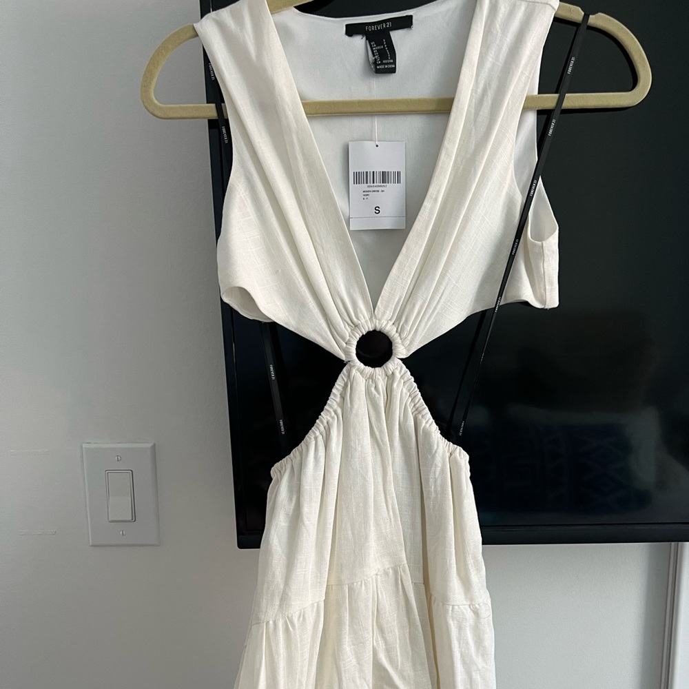 Linen cut out dress never worn new with tags
